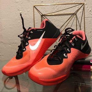 Nike Metcon 2 Tennis Shoes in Orange and Black